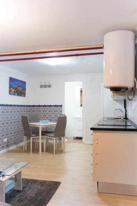 Apartamento Sotano En Gran Via Madrid Exteriör bild