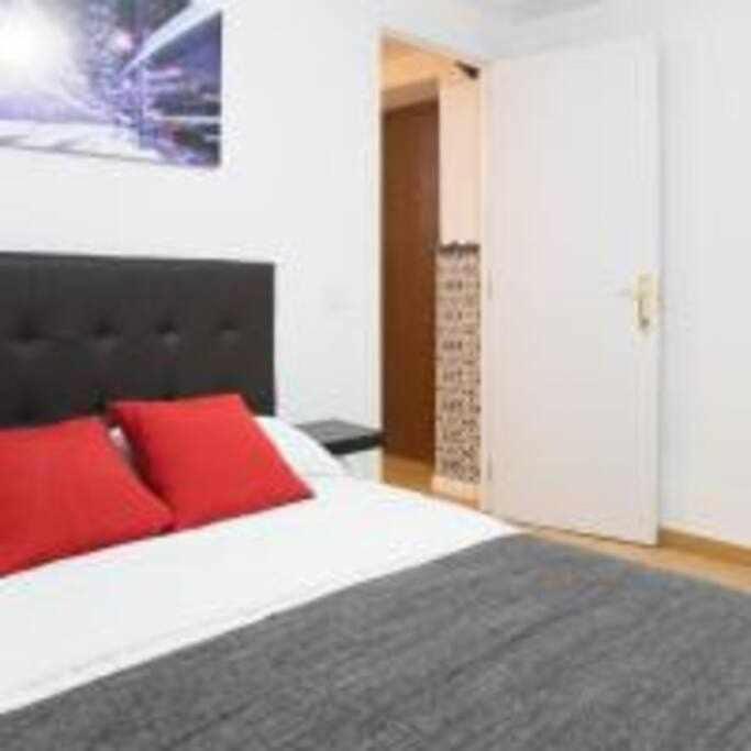 Apartamento Sotano En Gran Via Madrid Exteriör bild