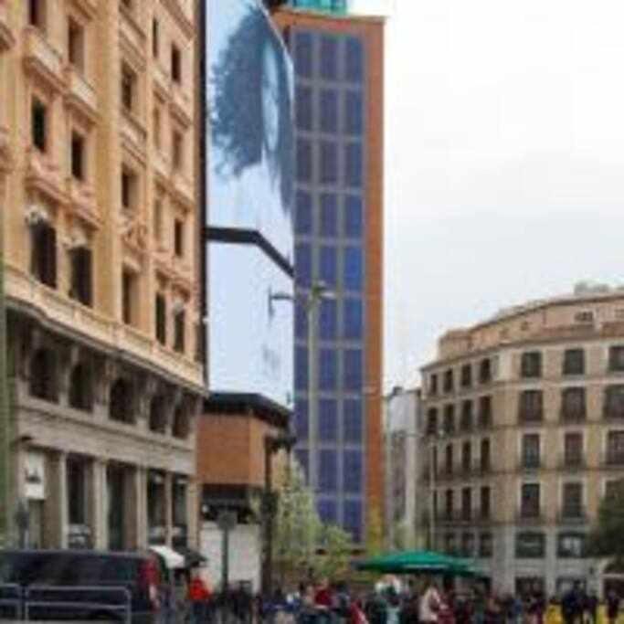 Apartamento Sotano En Gran Via Madrid Exteriör bild