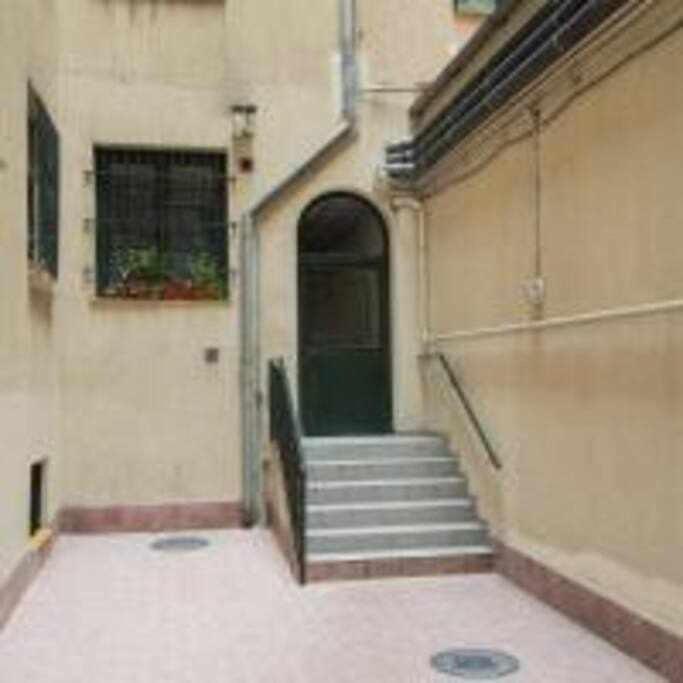 Apartamento Sotano En Gran Via Madrid Exteriör bild