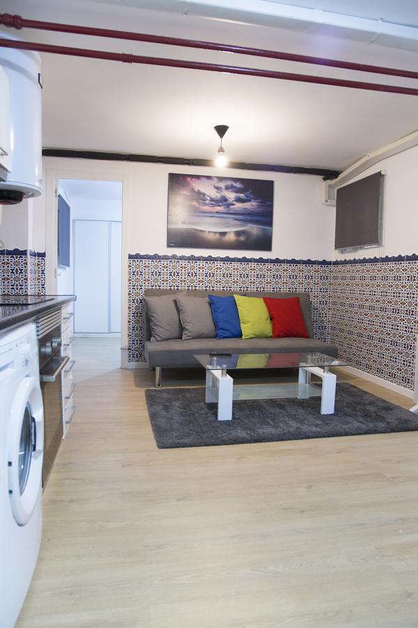 Apartamento Sotano En Gran Via Madrid Exteriör bild